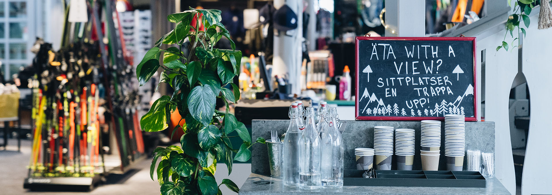 café mitt i Topsportsbutik i 