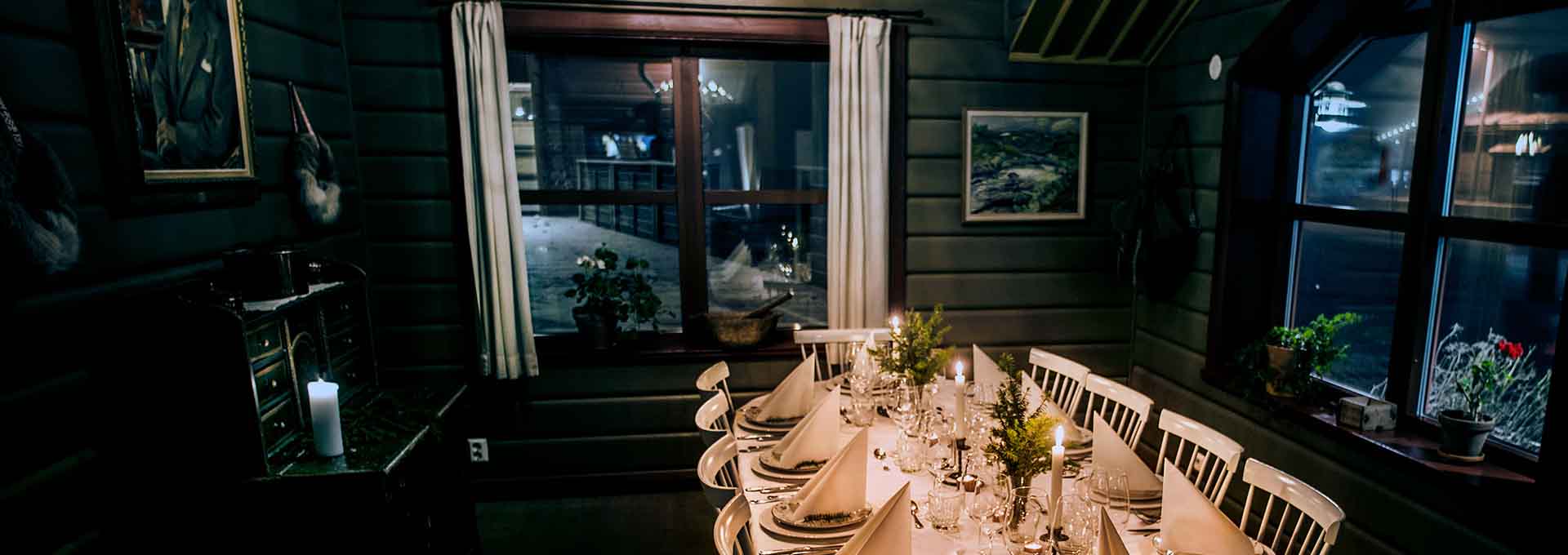 Matgäster som äter på Mor Britas restaurang