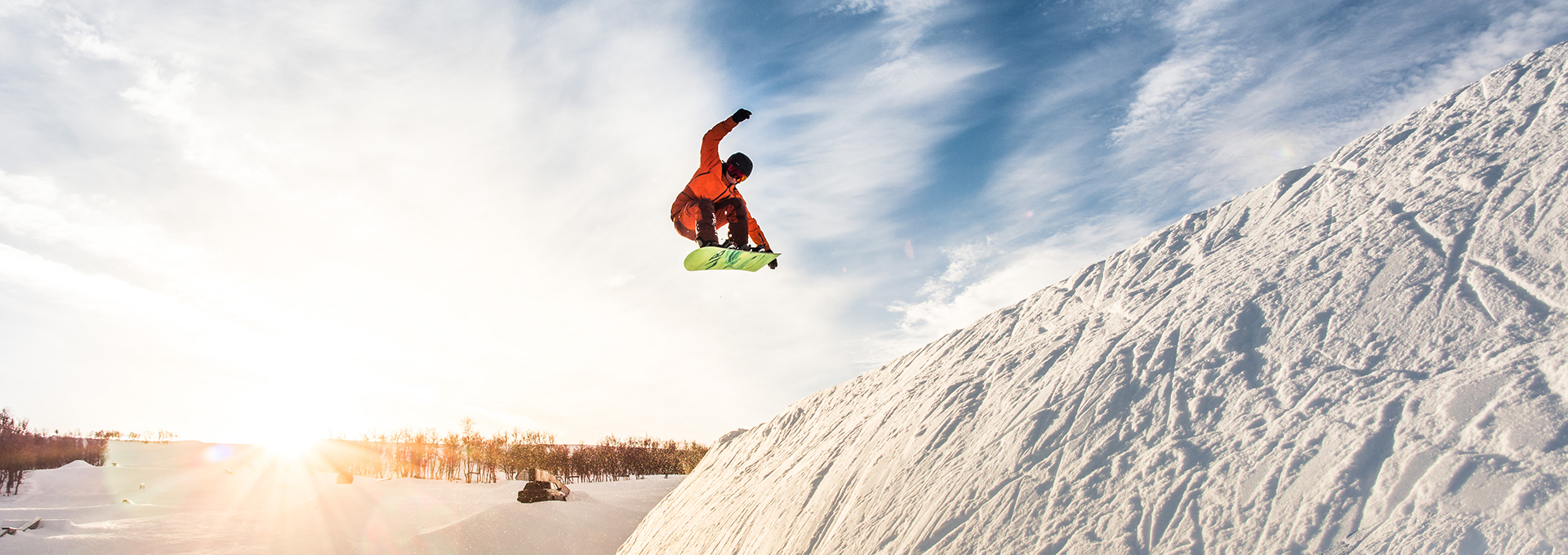 snowboaråkare som hoppar